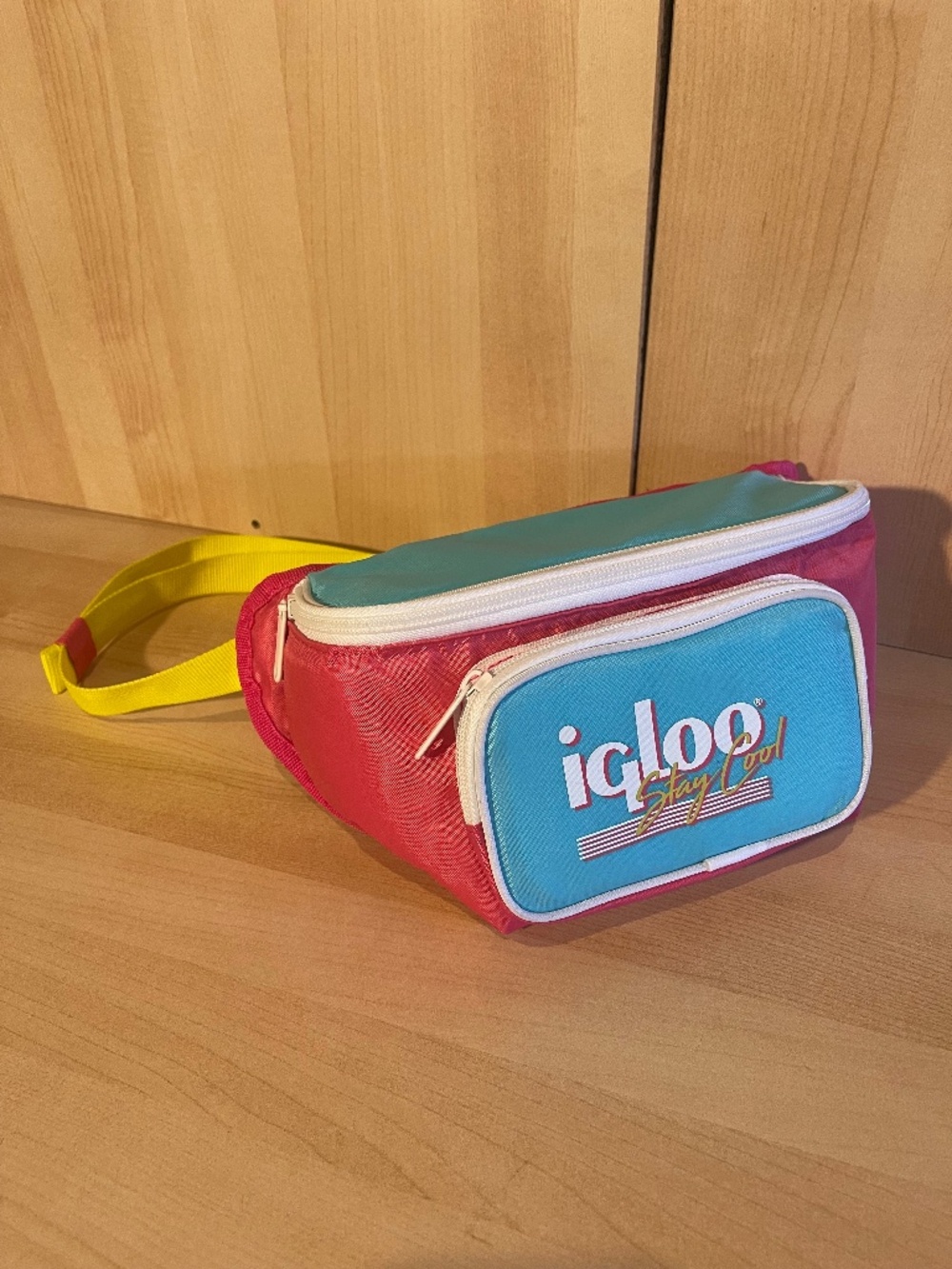 Igloo 3 can Retro Fanny Pack Cooler Bag, Yellow and Mint Green